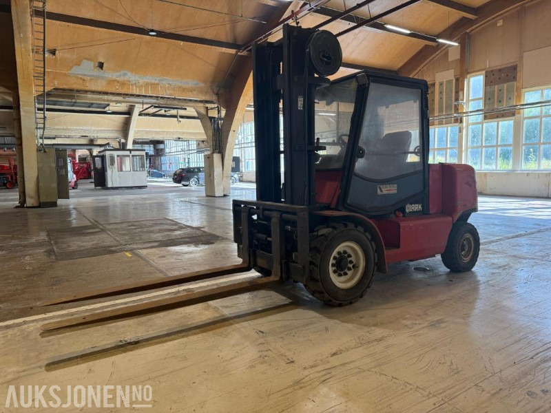 1998 Clark CDP50S gaffeltruck. - Equipo de manutención: foto 1 1998 Clark CDP50S gaffeltruck. - Equipo de manutención: foto 1