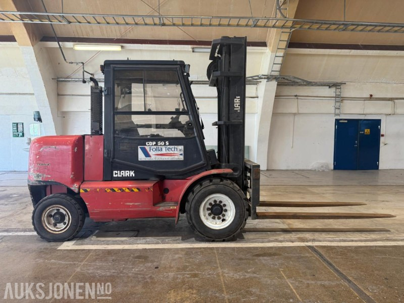 1998 Clark CDP50S gaffeltruck. - Equipo de manutención: foto 3 1998 Clark CDP50S gaffeltruck. - Equipo de manutención: foto 3