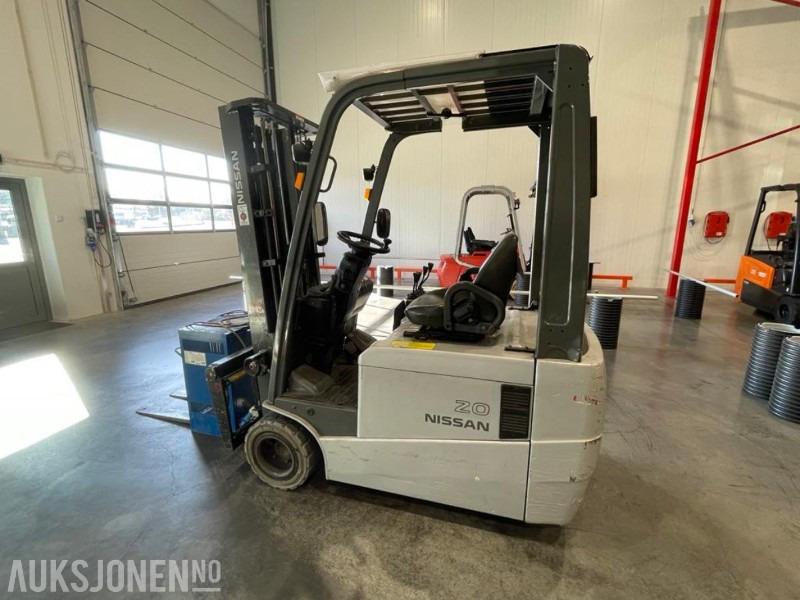 2011 NISSAN G1N120Q ELEKTRISK GAFFELTRUCK - MED LADER - LØFTEHØYDE: 3,3 M. - NYE SLANGER - 1496 TIMER. - Equipo de manutención: foto 3 2011 NISSAN G1N120Q ELEKTRISK GAFFELTRUCK - MED LADER - LØFTEHØYDE: 3,3 M. - NYE SLANGER - 1496 TIMER. - Equipo de manutención: foto 3