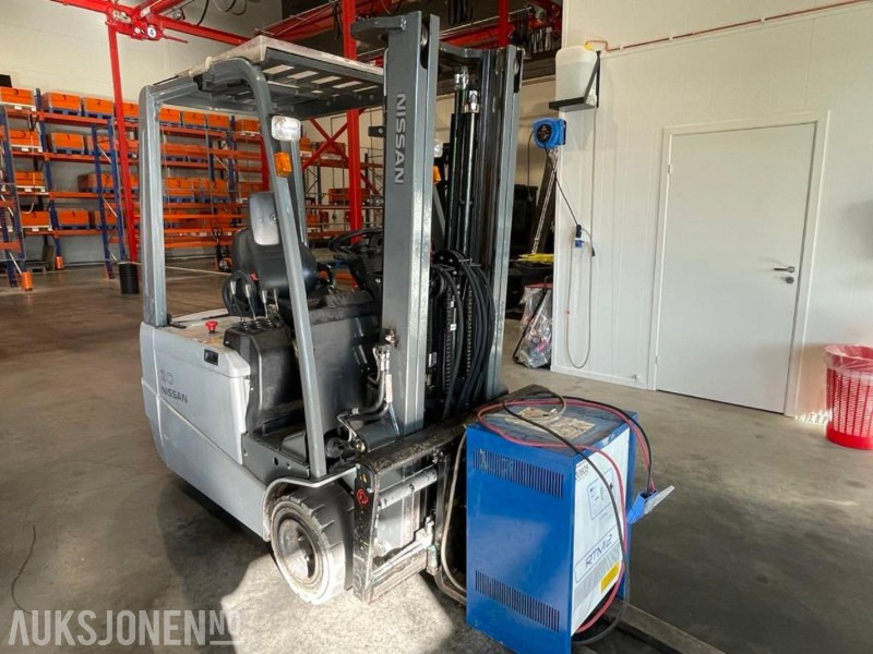 2011 NISSAN G1N120Q ELEKTRISK GAFFELTRUCK - MED LADER - LØFTEHØYDE: 3,3 M. - NYE SLANGER - 1496 TIMER. - Equipo de manutención: foto 4 2011 NISSAN G1N120Q ELEKTRISK GAFFELTRUCK - MED LADER - LØFTEHØYDE: 3,3 M. - NYE SLANGER - 1496 TIMER. - Equipo de manutención: foto 4
