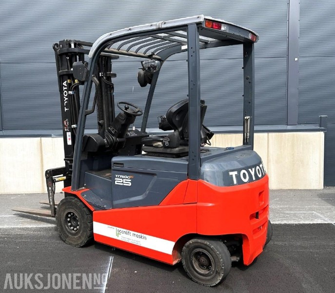 2014 Toyota 8FBMKT25 – 2,5T elektrisk gaffeltruck - Equipo de manutención: foto 3 2014 Toyota 8FBMKT25 – 2,5T elektrisk gaffeltruck - Equipo de manutención: foto 3