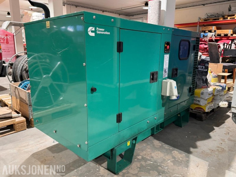 2022 Cummins Generator / Aggregat - Model C22D5 - 230 V - 22 kVA / 17.6 kW - Dieselaggregat - Implemento para Maquinaria de construcción: foto 5 2022 Cummins Generator / Aggregat - Model C22D5 - 230 V - 22 kVA / 17.6 kW - Dieselaggregat - Implemento para Maquinaria de construcción: foto 5