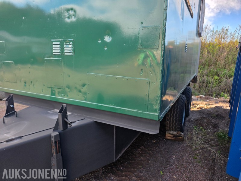 Mannskapsvogn med integrert 3000L Dieseltank og plattform - Remolque caja cerrada: foto 4 Mannskapsvogn med integrert 3000L Dieseltank og plattform - Remolque caja cerrada: foto 4