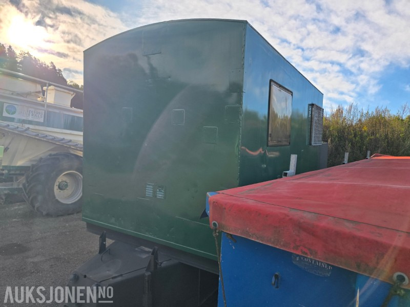 Mannskapsvogn med integrert 3000L Dieseltank og plattform - Remolque caja cerrada: foto 3 Mannskapsvogn med integrert 3000L Dieseltank og plattform - Remolque caja cerrada: foto 3