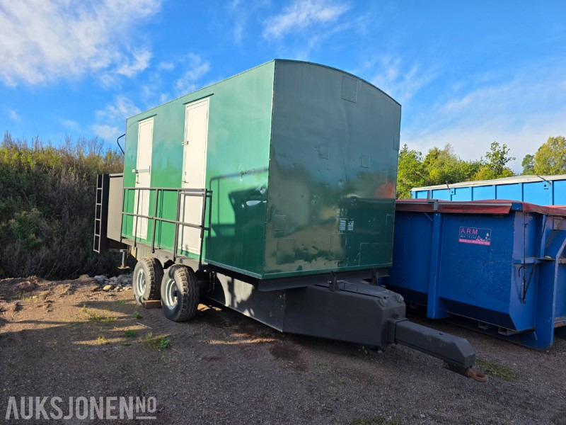 Mannskapsvogn med integrert 3000L Dieseltank og plattform - Remolque caja cerrada: foto 1 Mannskapsvogn med integrert 3000L Dieseltank og plattform - Remolque caja cerrada: foto 1