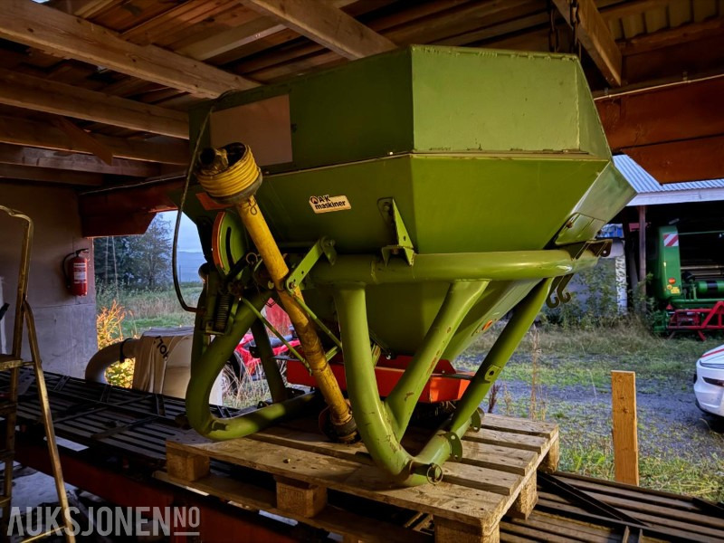 1900 Gjødselspreder m/aksling - Maquinaria agrícola: foto 2 1900 Gjødselspreder m/aksling - Maquinaria agrícola: foto 2
