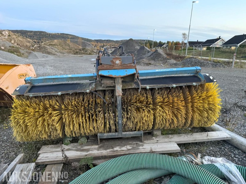 1900 Snower 300 feiekost 300cm - Maquinaria agrícola: foto 4 1900 Snower 300 feiekost 300cm - Maquinaria agrícola: foto 4