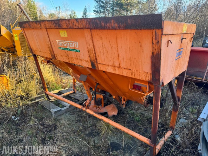 2006 Shmidt Traxos 18VCB selvlastende tallerkenspreder for traktor 1,8 m3 - Maquinaria agrícola: foto 4 2006 Shmidt Traxos 18VCB selvlastende tallerkenspreder for traktor 1,8 m3 - Maquinaria agrícola: foto 4