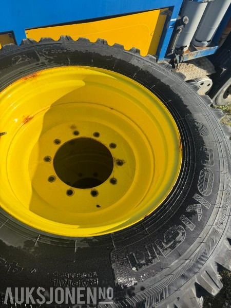 2020 Nokian tri dekk og felg Nokian tri - Maquinaria agrícola: foto 4 2020 Nokian tri dekk og felg Nokian tri - Maquinaria agrícola: foto 4