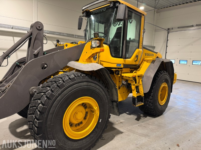 VOLVO L120F HJULLASTER MED SKUFFE, SENTRALSMØRING OG 2 SETT HJUL - Cargadora de ruedas: foto 2 VOLVO L120F HJULLASTER MED SKUFFE, SENTRALSMØRING OG 2 SETT HJUL - Cargadora de ruedas: foto 2