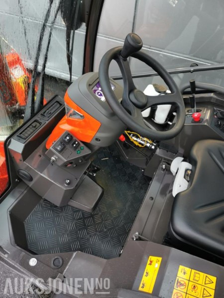 2024 Husqvarna Frontrider med hytte - Midjestyrt - P 525 DX - Inkl. Slagklipper, kosteaggregat og hydraulisk plog - Ubrukt / Utstillingsmodell - Vehículo municipal: foto 5 2024 Husqvarna Frontrider med hytte - Midjestyrt - P 525 DX - Inkl. Slagklipper, kosteaggregat og hydraulisk plog - Ubrukt / Utstillingsmodell - Vehículo municipal: foto 5