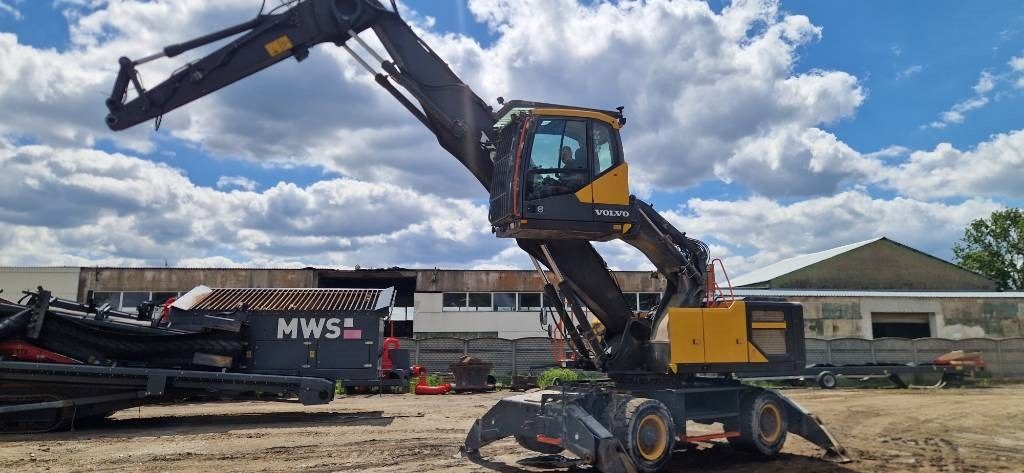 Volvo EW 240 E MH - Manipulador de materiales: foto 1 Volvo EW 240 E MH - Manipulador de materiales: foto 1
