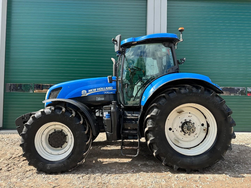 New Holland T7.235 Power Command - Tractor: foto 3 New Holland T7.235 Power Command - Tractor: foto 3