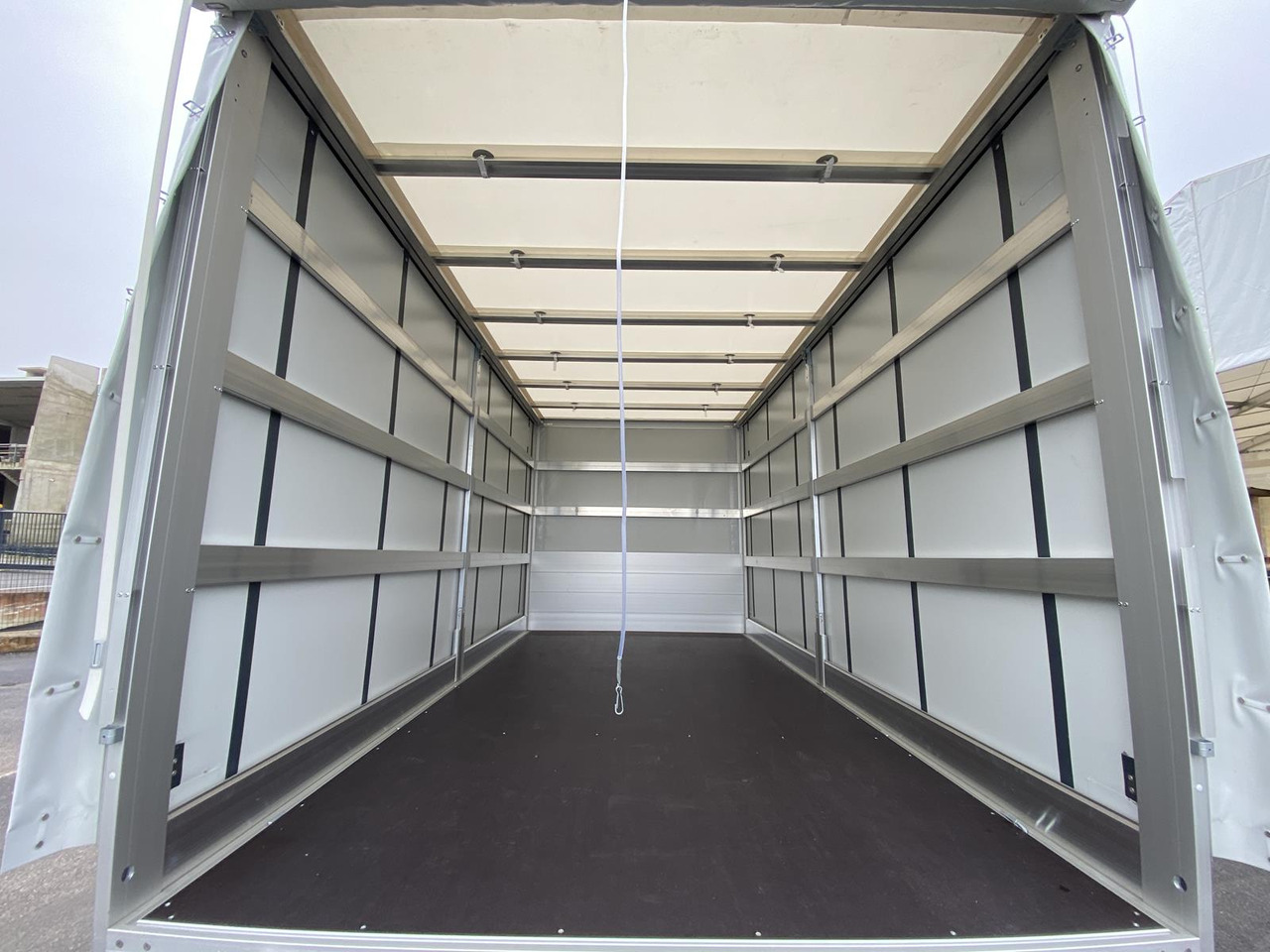 MERCEDES BENZ SPRINTER 317 CDI 170PS 1+2 PRITSCHE PLANE 4100MM - Furgoneta con lona: foto 5 MERCEDES BENZ SPRINTER 317 CDI 170PS 1+2 PRITSCHE PLANE 4100MM - Furgoneta con lona: foto 5