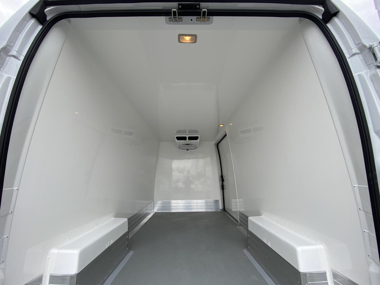 Furgoneta frigorifica nuevo PEUGEOT BOXER L3H2 180PS CONFORT 335 / FRISCHDIENST BIS 0 + KONVEKTA FK2321 12-230V: foto 19