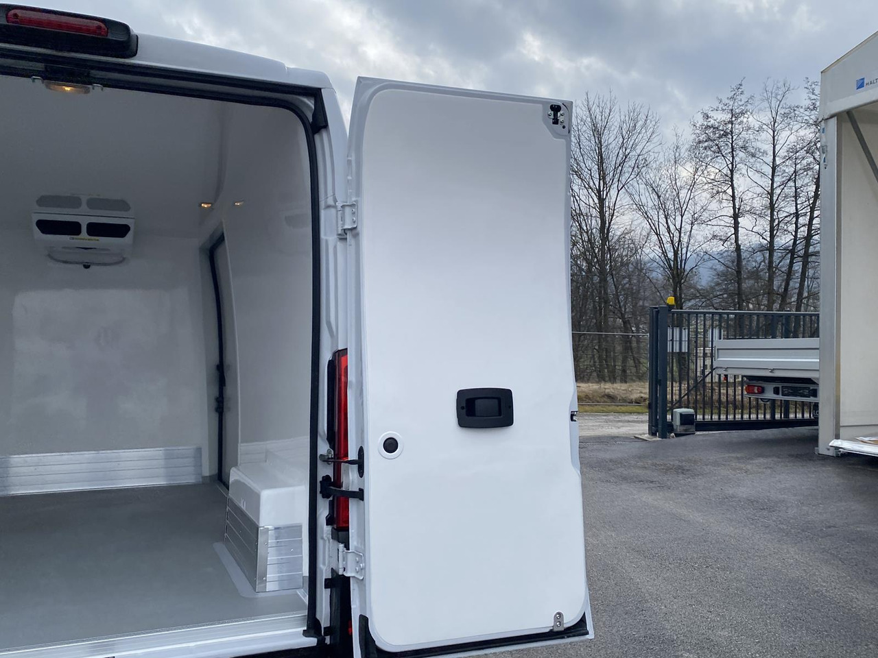 Furgoneta frigorifica nuevo PEUGEOT BOXER L3H2 180PS CONFORT 335 / FRISCHDIENST BIS 0 + KONVEKTA FK2321 12-230V: foto 10