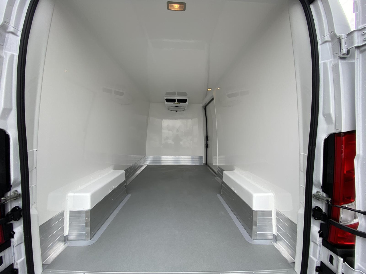 Furgoneta frigorifica nuevo PEUGEOT BOXER L3H2 180PS CONFORT 335 / FRISCHDIENST BIS 0 + KONVEKTA FK2321 12-230V: foto 13