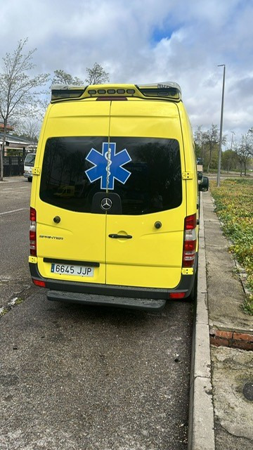 Mercedes Benz AMBULANCE Lot of 10 units Sprinter 313 CDI Automatic - Vehículo municipal: foto 2 Mercedes Benz AMBULANCE Lot of 10 units Sprinter 313 CDI Automatic - Vehículo municipal: foto 2