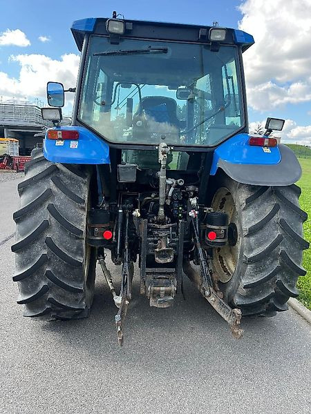 New Holland TS 115 - Tractor: foto 3 New Holland TS 115 - Tractor: foto 3