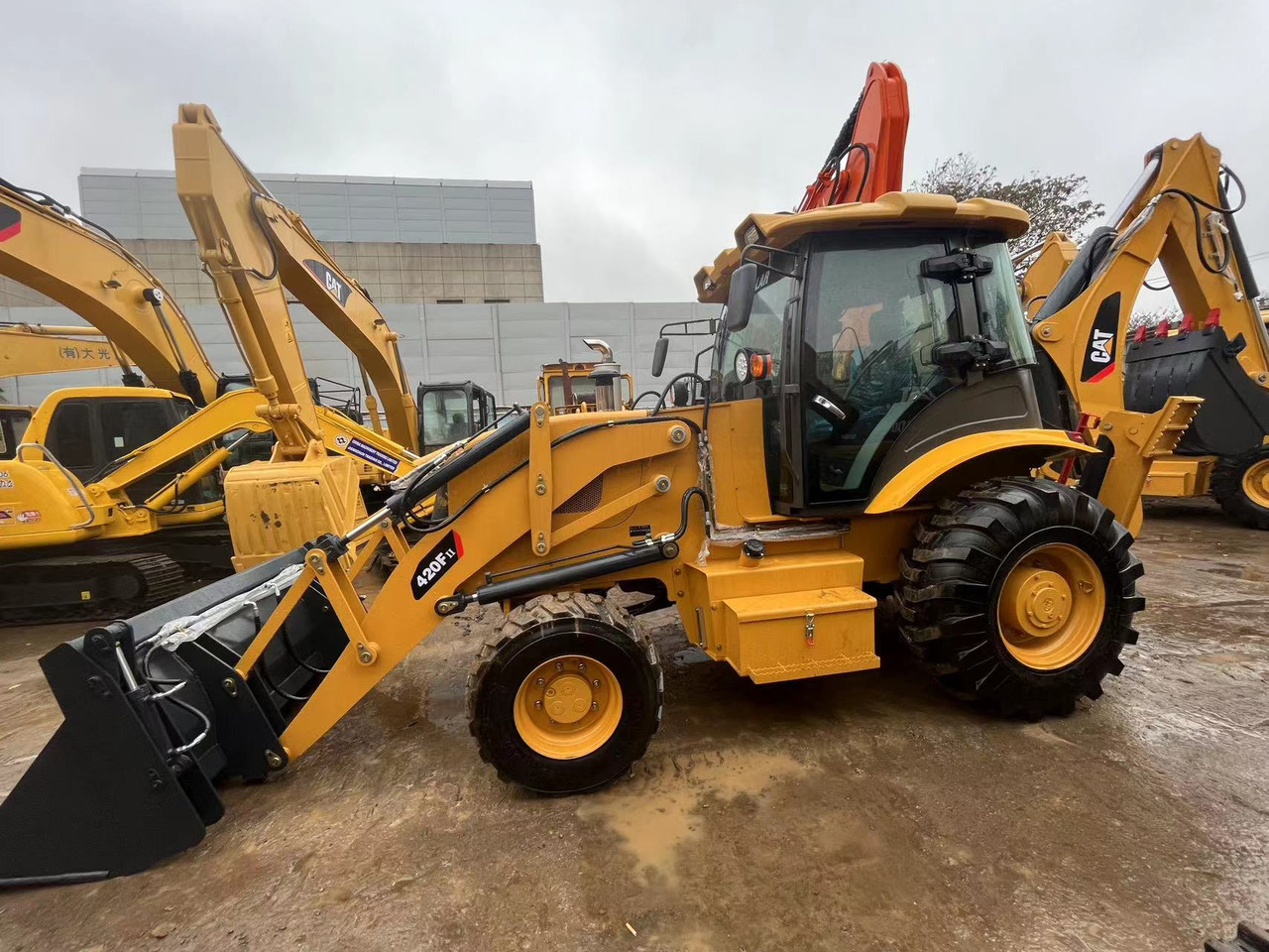 Caterpillar 420F Backhoe CAT 420F2 New Backhoe Loaders JCB 3CX 4CX - Retroexcavadora: foto 1 Caterpillar 420F Backhoe CAT 420F2 New Backhoe Loaders JCB 3CX 4CX - Retroexcavadora: foto 1