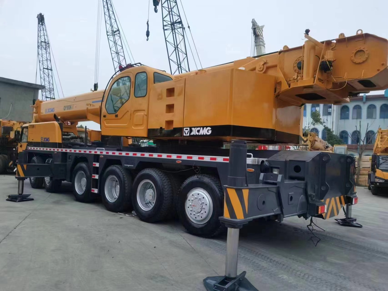 Leasing de XCMG 100 Ton used truck crane QY100 with 68 meter telescopic boom on sale XCMG 100 Ton used truck crane QY100 with 68 meter telescopic boom on sale: foto 9