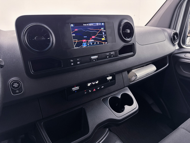 Furgoneta pequeña Mercedes-Benz Sprinter 317 1.9 CDI L3H2 3500kg trekgewicht Navigatie Achteruitrijcamera Apple Carplay/Android Auto Betimmering Cruise Control: foto 7 Furgoneta pequeña Mercedes-Benz Sprinter 317 1.9 CDI L3H2 3500kg trekgewicht Navigatie Achteruitrijcamera Apple Carplay/Android Auto Betimmering Cruise Control: foto 7