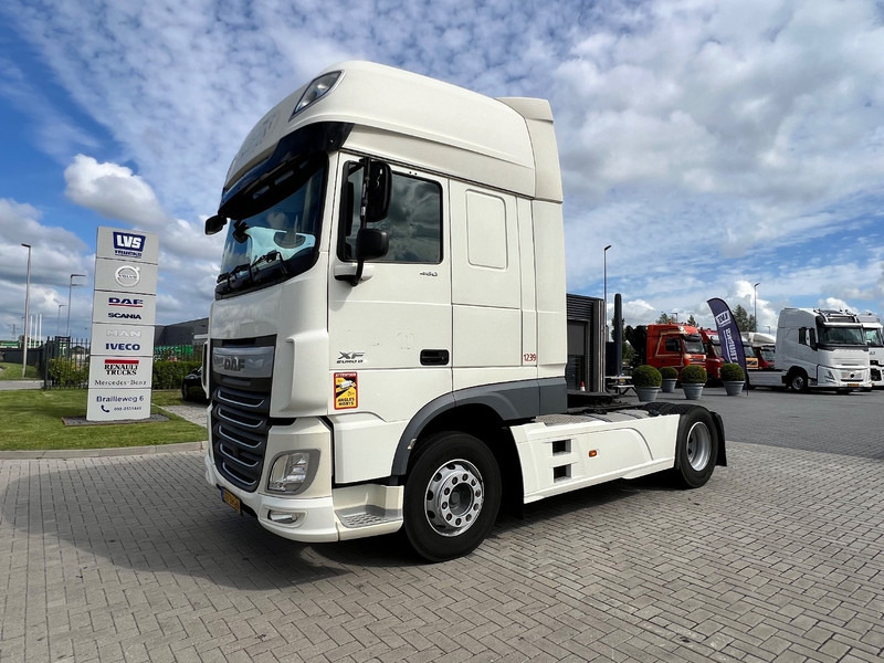 DAF XF 460 4x2 Trekker SSC / 2x Tank / full spoiler - Cabeza tractora: foto 1 DAF XF 460 4x2 Trekker SSC / 2x Tank / full spoiler - Cabeza tractora: foto 1