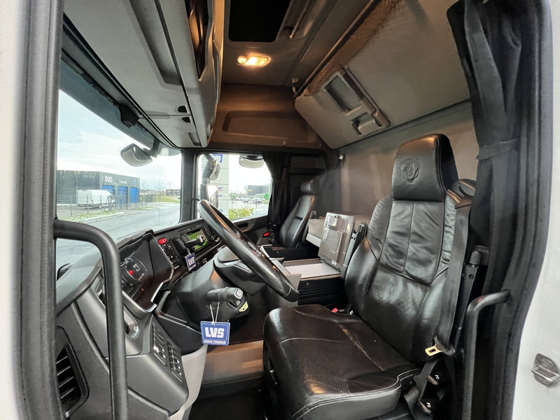 Foto del interior 3: Leasing de Scania R540 6x2 NGS 6x2 Trekker Retarder / Highline / 572.222 km Scania R540 6x2 NGS 6x2 Trekker Retarder / Highline / 572.222 km