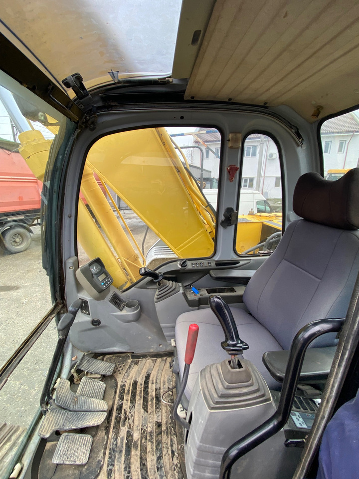 New Holland Kobelco E 215 22 T Klima - Excavadora de cadenas: foto 2 New Holland Kobelco E 215 22 T Klima - Excavadora de cadenas: foto 2