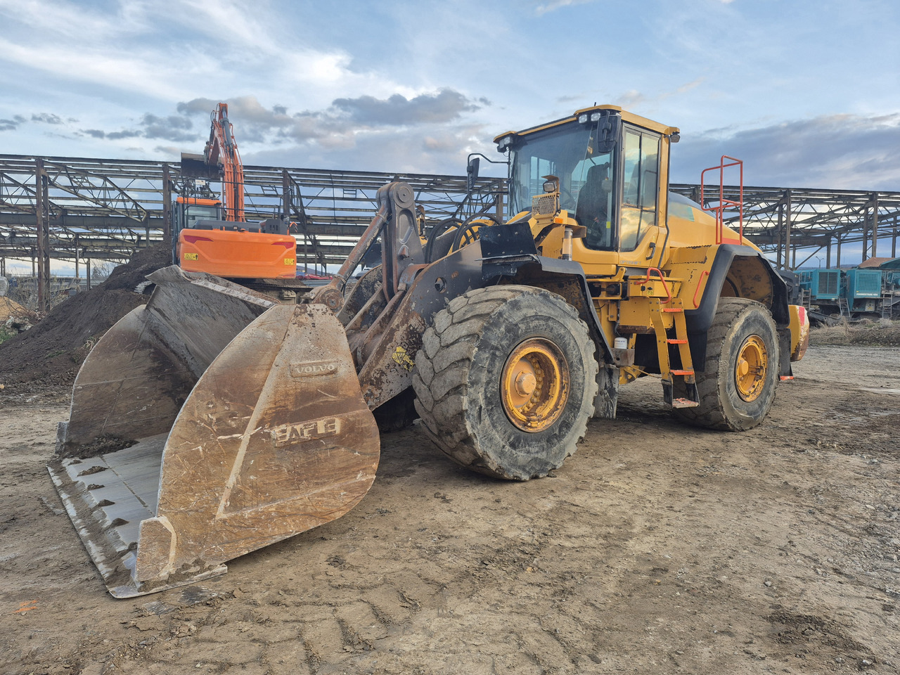 VOLVO L180H - Cargadora de ruedas: foto 1 VOLVO L180H - Cargadora de ruedas: foto 1
