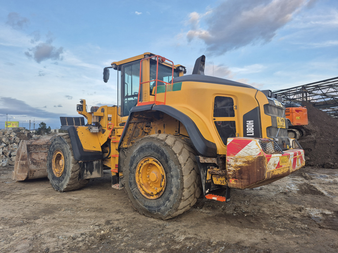 VOLVO L180H - Cargadora de ruedas: foto 3 VOLVO L180H - Cargadora de ruedas: foto 3