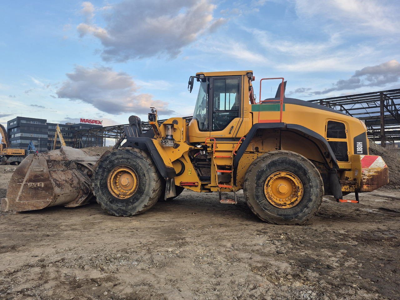 VOLVO L180H - Cargadora de ruedas: foto 2 VOLVO L180H - Cargadora de ruedas: foto 2