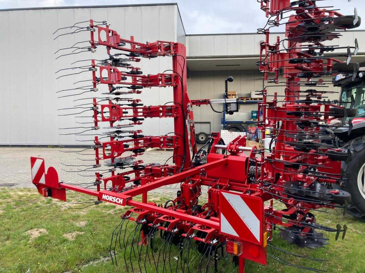 HORSCH TRANSFORMER 6 VF - Equipo para trabajo del suelo: foto 3 HORSCH TRANSFORMER 6 VF - Equipo para trabajo del suelo: foto 3