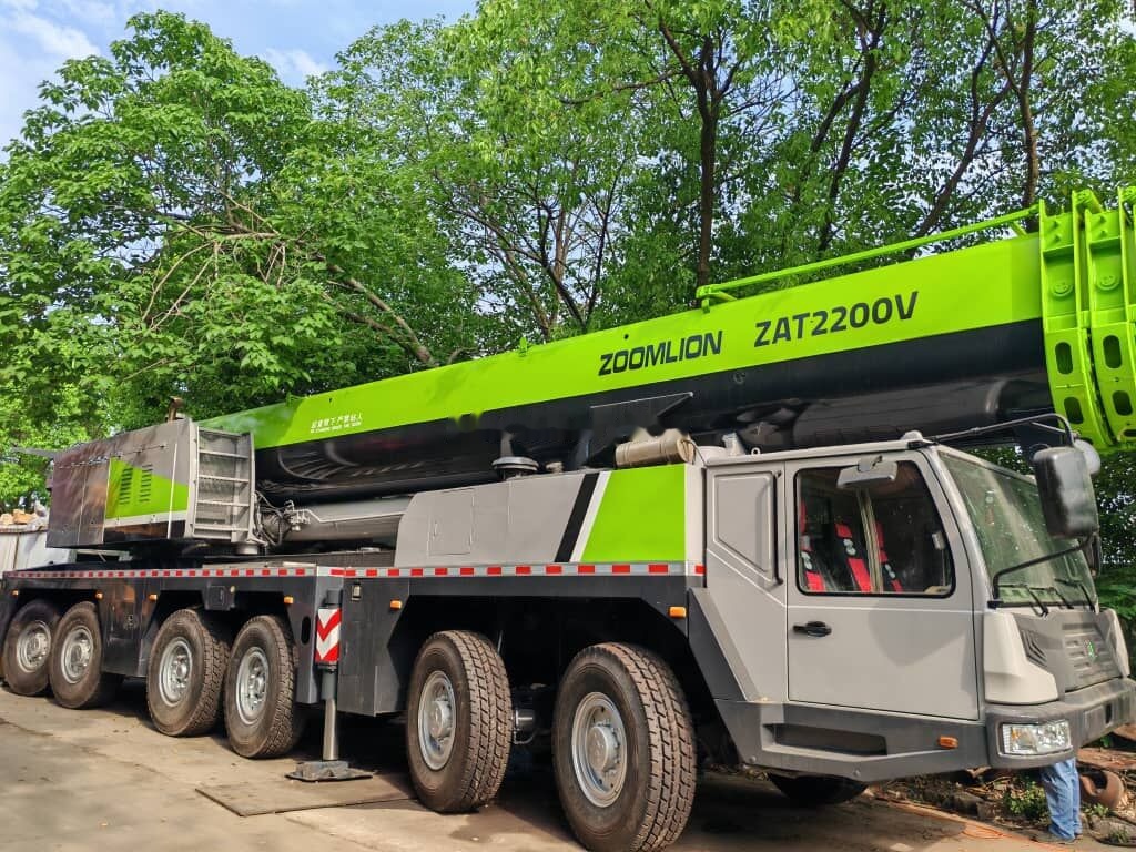 Zoomlion ZTC2200V 220T 220ton - Autogrúa: foto 1 Zoomlion ZTC2200V 220T 220ton - Autogrúa: foto 1