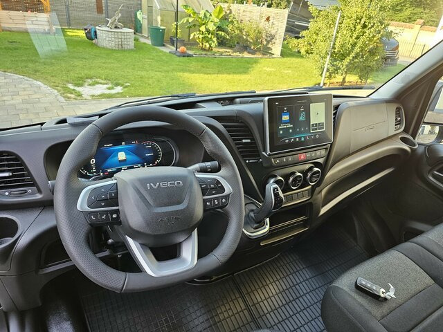 IVECO Daily 35S18HA8V DOKA Hi-Matic 12m³ 2xSchiebetür - Furgón, Furgoneta combi: foto 5 IVECO Daily 35S18HA8V DOKA Hi-Matic 12m³ 2xSchiebetür - Furgón, Furgoneta combi: foto 5