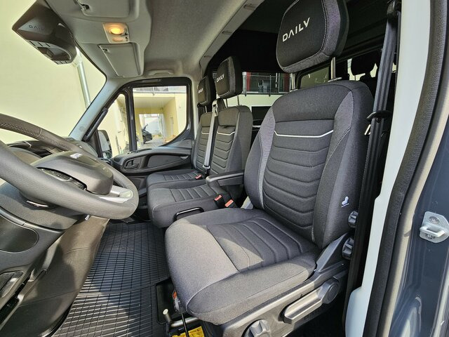 IVECO Daily 35S18HA8V DOKA Snoeks Mixto Hi-Matic 16m³ - Furgón, Furgoneta combi: foto 4 IVECO Daily 35S18HA8V DOKA Snoeks Mixto Hi-Matic 16m³ - Furgón, Furgoneta combi: foto 4