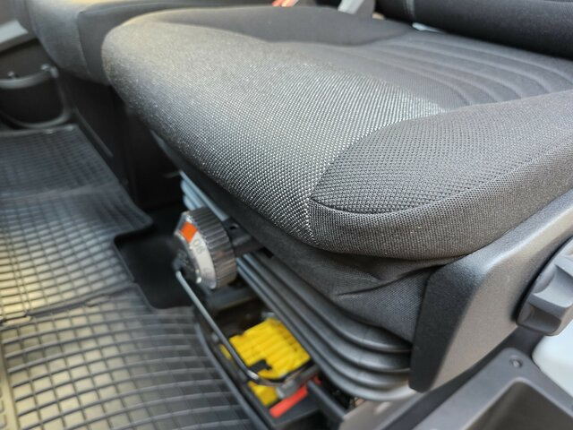 IVECO Daily 35S18HA8V Hi-Matic 18m³ Modell 2025 MY24... - Furgón: foto 2 IVECO Daily 35S18HA8V Hi-Matic 18m³ Modell 2025 MY24... - Furgón: foto 2