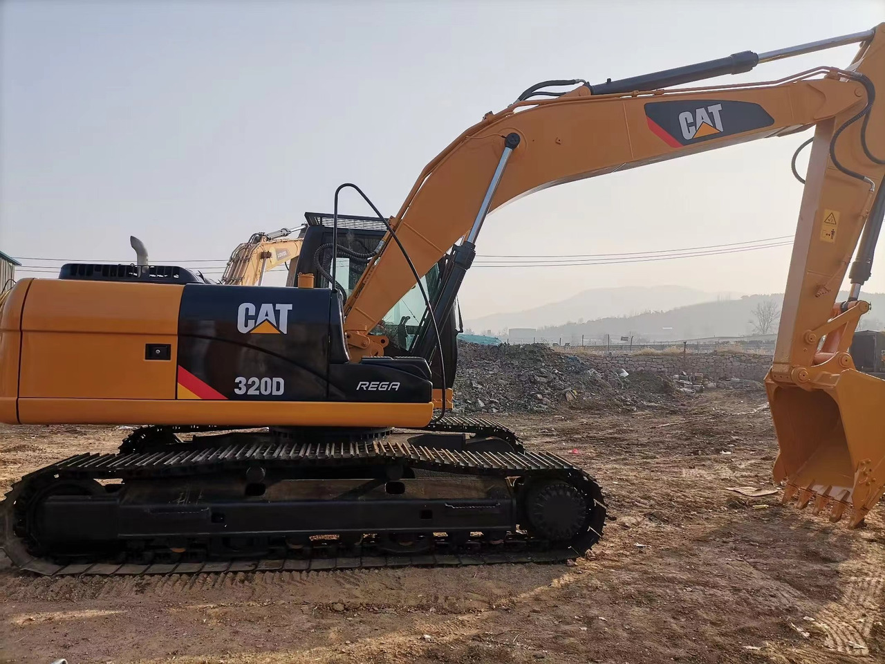 CAT 320DL Excavator - Excavadora de cadenas: foto 1 CAT 320DL Excavator - Excavadora de cadenas: foto 1