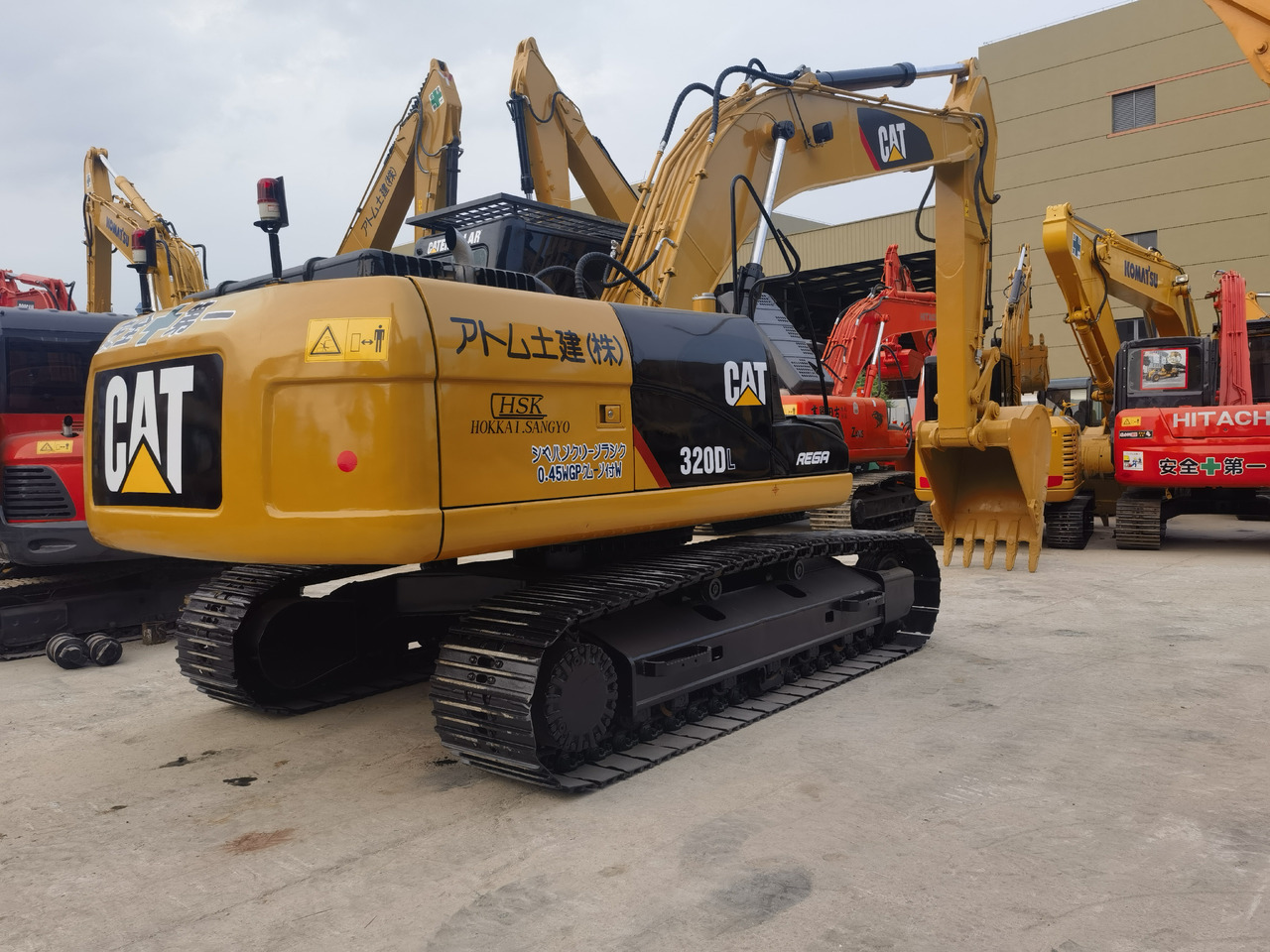 CAT 320DL Excavator - Excavadora de cadenas: foto 2 CAT 320DL Excavator - Excavadora de cadenas: foto 2