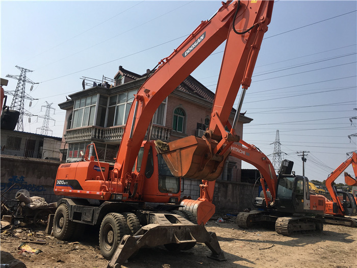 Doosan DH210w-7 wheel excavator - Excavadora de ruedas: foto 5 Doosan DH210w-7 wheel excavator - Excavadora de ruedas: foto 5