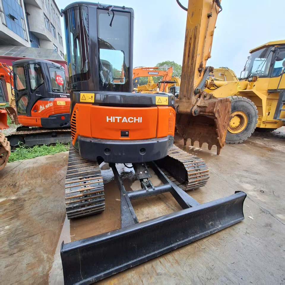 Hitachi ZX50 Excavator - Excavadora de cadenas: foto 4 Hitachi ZX50 Excavator - Excavadora de cadenas: foto 4