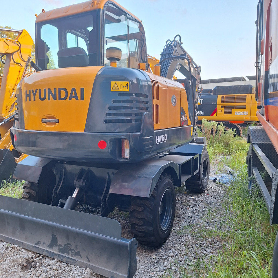 Excavadora de ruedas Hyundai 60vs  excavator: foto 6