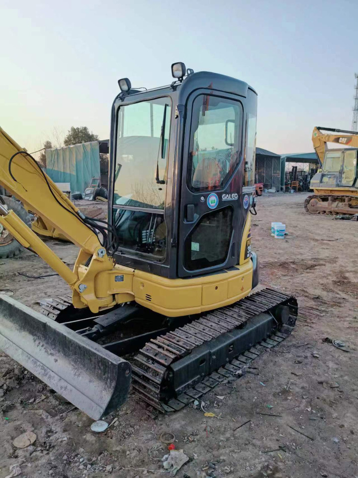 Komatsu PC35MR digger - Excavadora de cadenas: foto 4 Komatsu PC35MR digger - Excavadora de cadenas: foto 4