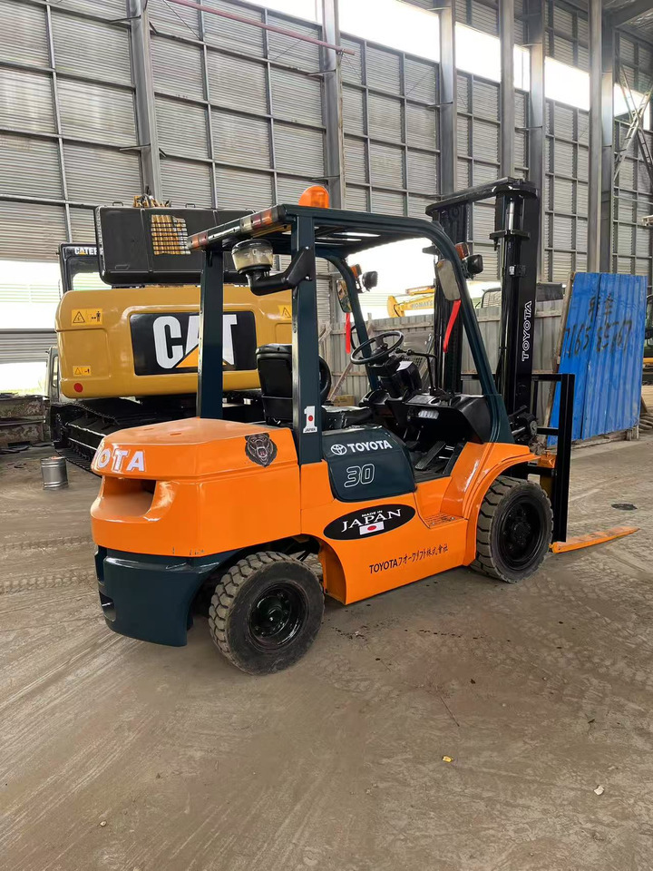 Toyota FD30 Forklift - Carretilla elevadora diésel: foto 5 Toyota FD30 Forklift - Carretilla elevadora diésel: foto 5