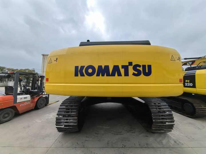 Used PC400-7 PC400-8 Komatsu excavator PC400-8 crawler excavator on stock - Excavadora de cadenas: foto 2 Used PC400-7 PC400-8 Komatsu excavator PC400-8 crawler excavator on stock - Excavadora de cadenas: foto 2