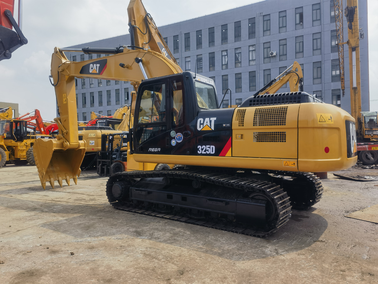 Cat325d excavators - Excavadora de cadenas: foto 1 Cat325d excavators - Excavadora de cadenas: foto 1
