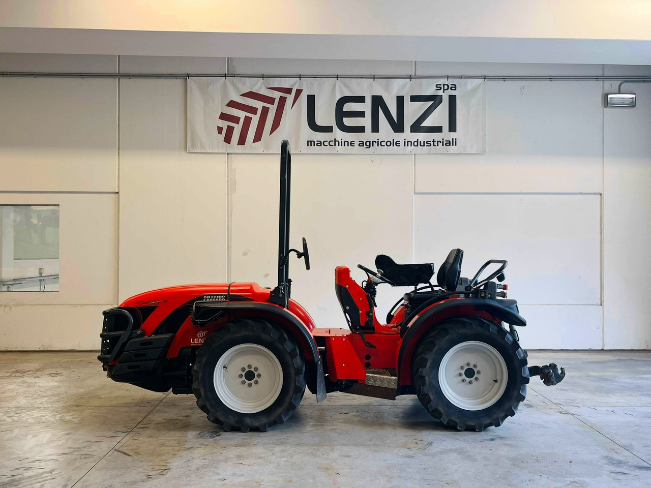 ANTONIO CARRARO SRH 9800 - Tractor: foto 1 ANTONIO CARRARO SRH 9800 - Tractor: foto 1