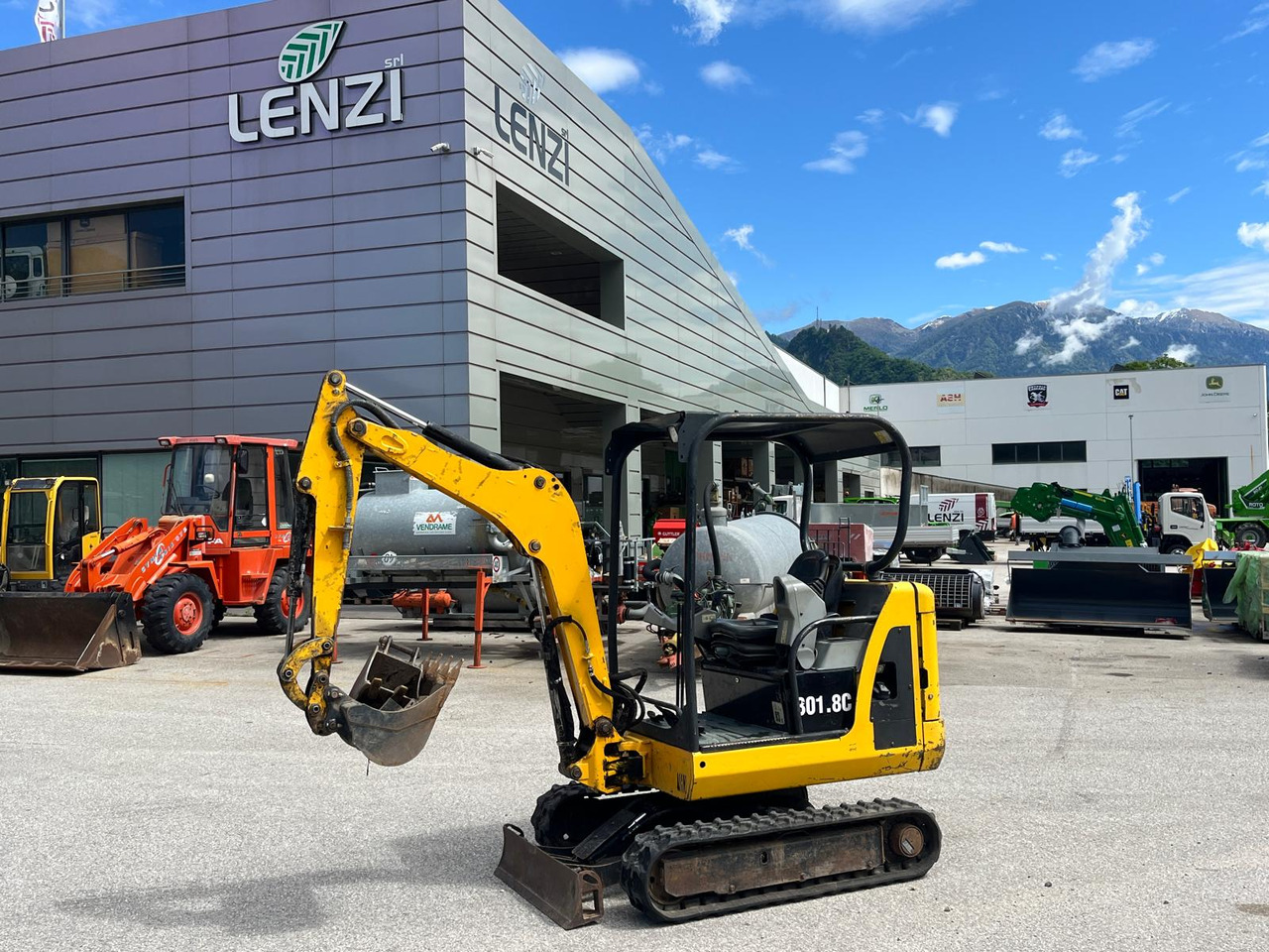 MINIESCAVATORE CAT 301.8 C - Miniexcavadora: foto 1 MINIESCAVATORE CAT 301.8 C - Miniexcavadora: foto 1