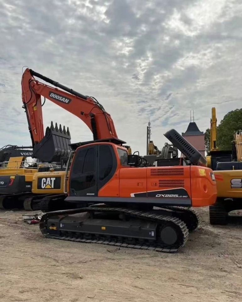 Doosan DX 225 - Excavadora de cadenas: foto 1 Doosan DX 225 - Excavadora de cadenas: foto 1