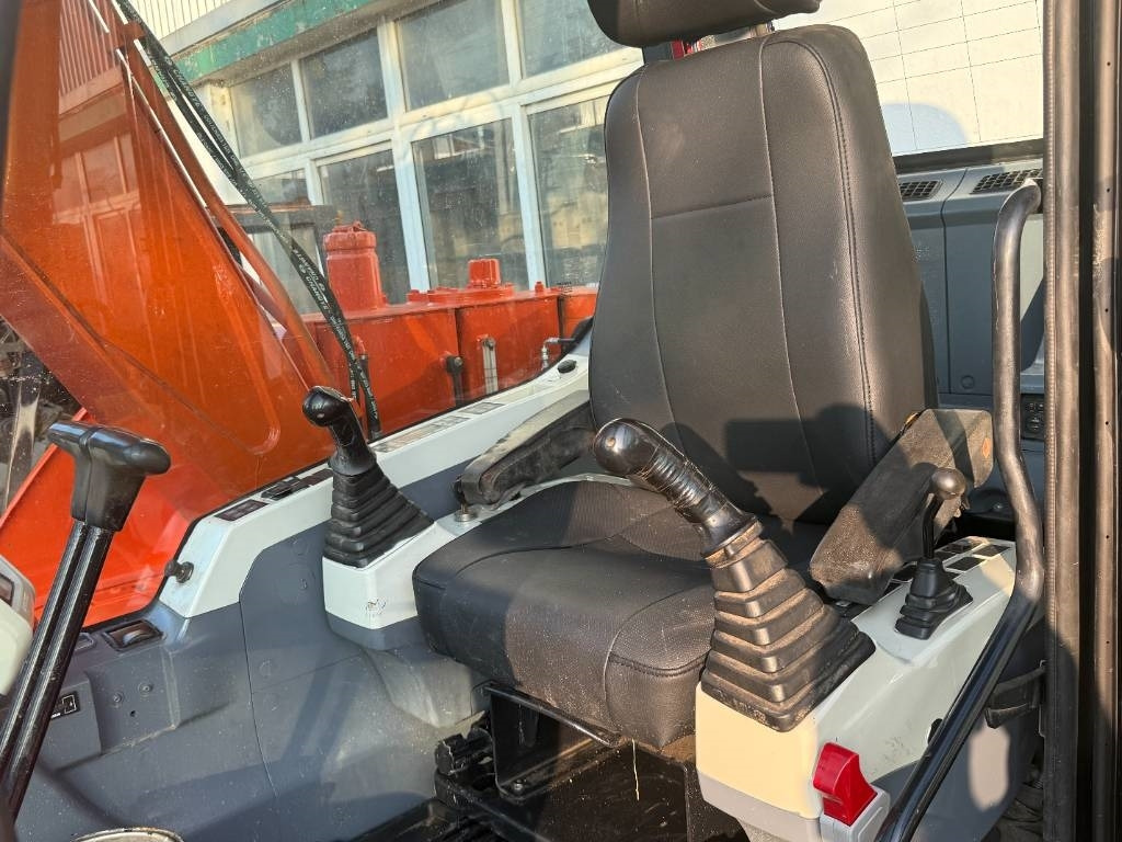 Doosan DX 75 - Excavadora de cadenas: foto 2 Doosan DX 75 - Excavadora de cadenas: foto 2